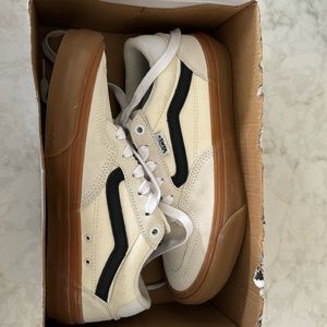 Brand new Vans Rowan 6.5M/8.5W Marshmellow/Gum